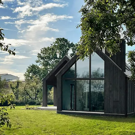 펜션 Stylish Design Retreat Near The Grunow (Brandenburg)