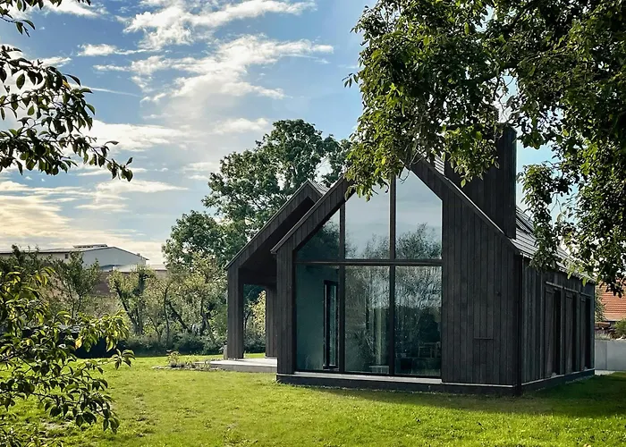 Дом отдыха Stylish Design Retreat Near The Grunow (Brandenburg)